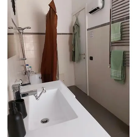 Grande E Bagno Riservato Guest house